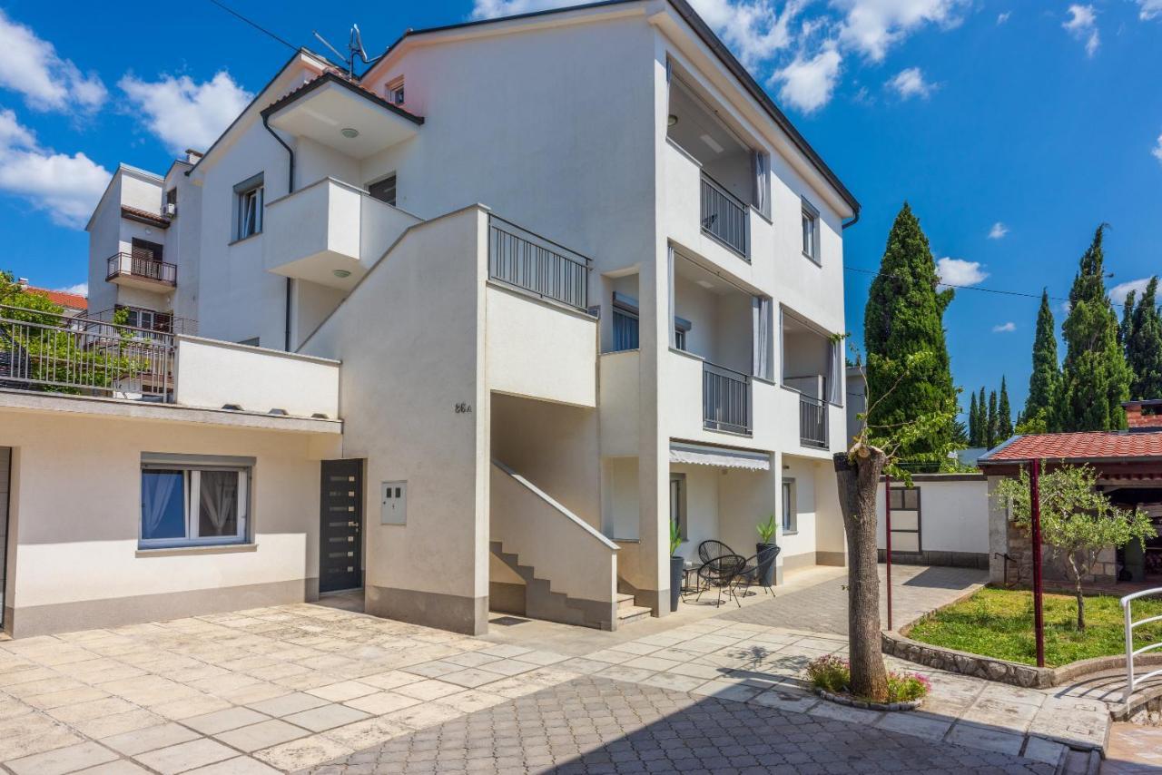 Apartments Luna Драмаль Екстер'єр фото